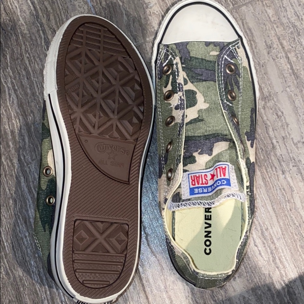 Boys converse sneakers